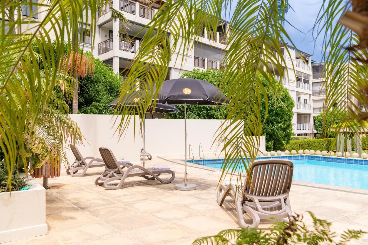Ohtel Auckland Hotel Bagian luar foto Pool at the hotel