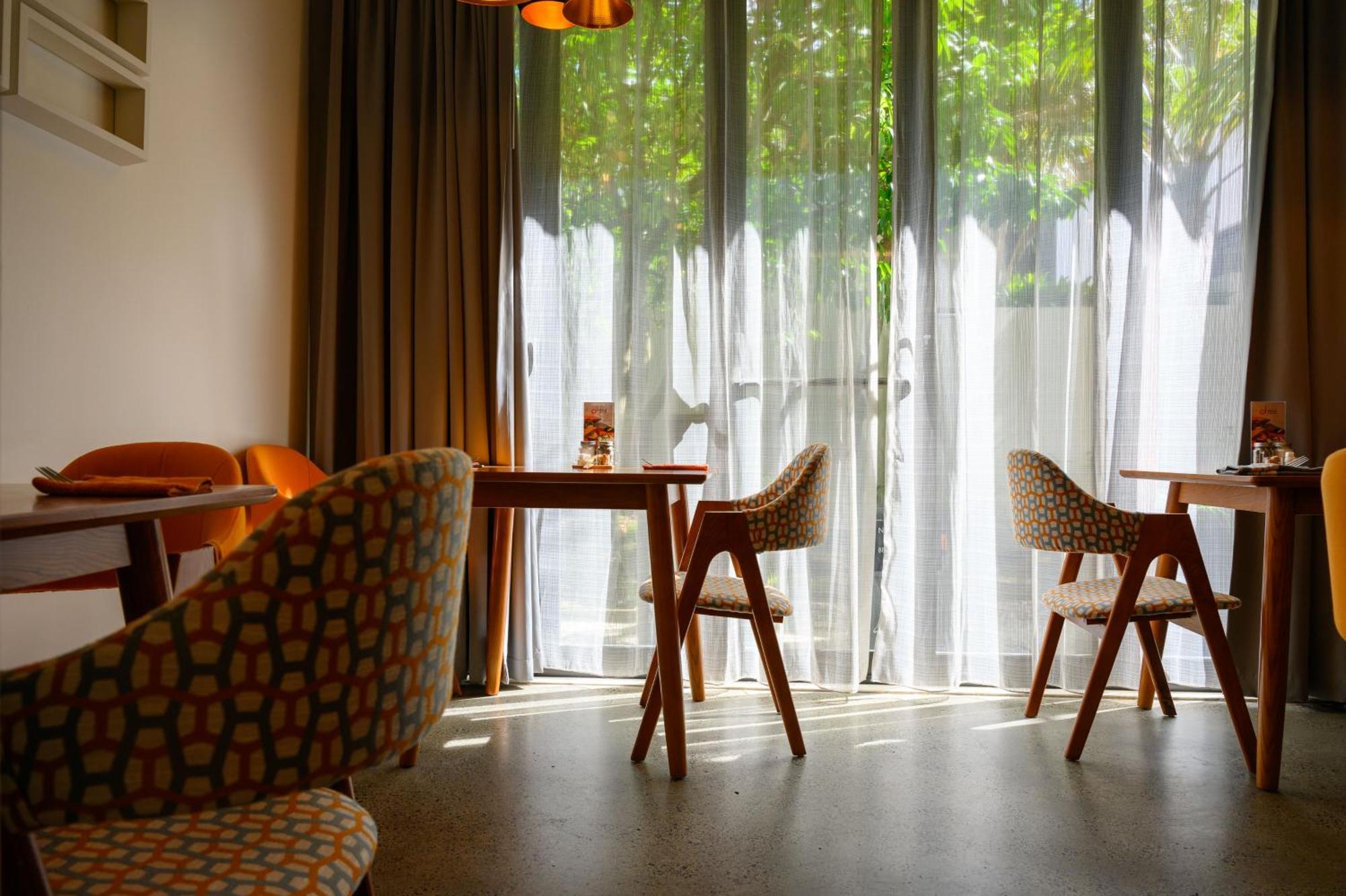 Ohtel Auckland Hotel Bagian luar foto Interior of a house