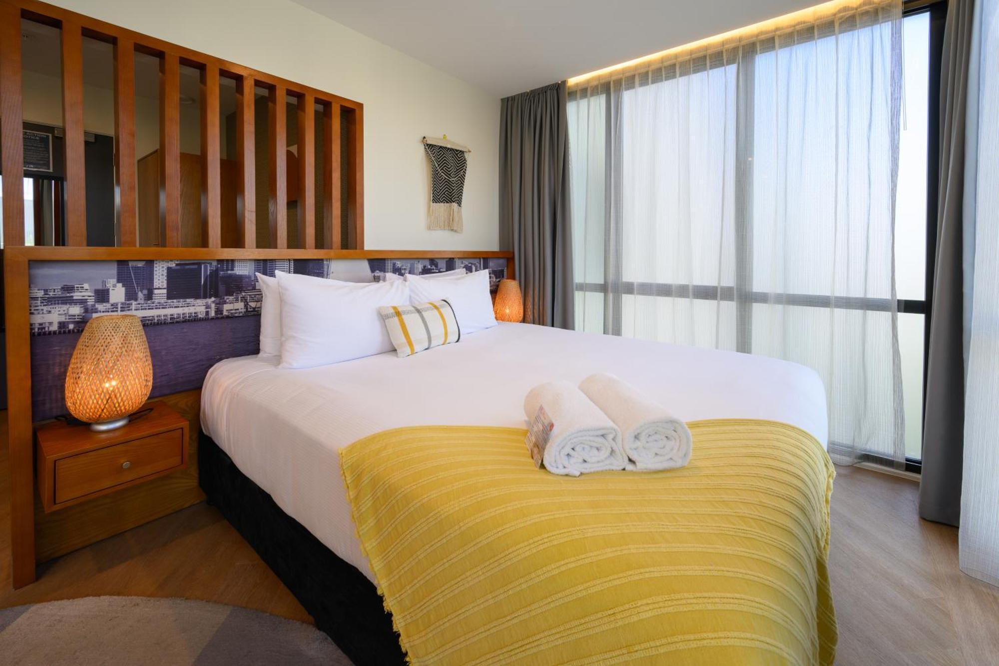 Ohtel Auckland Hotel Bagian luar foto A bedroom at the hotel