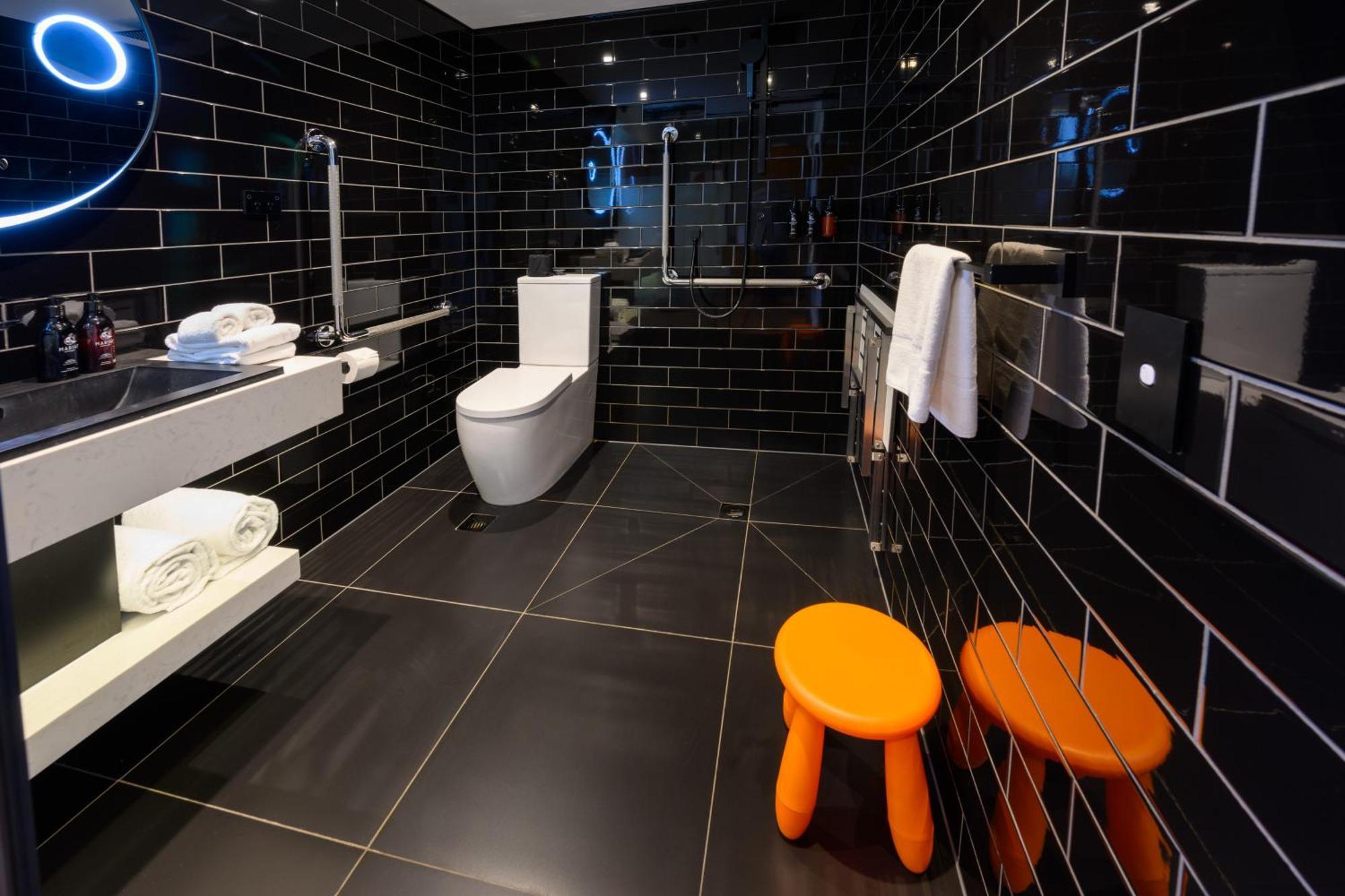 Ohtel Auckland Hotel Ruang foto Bathroom