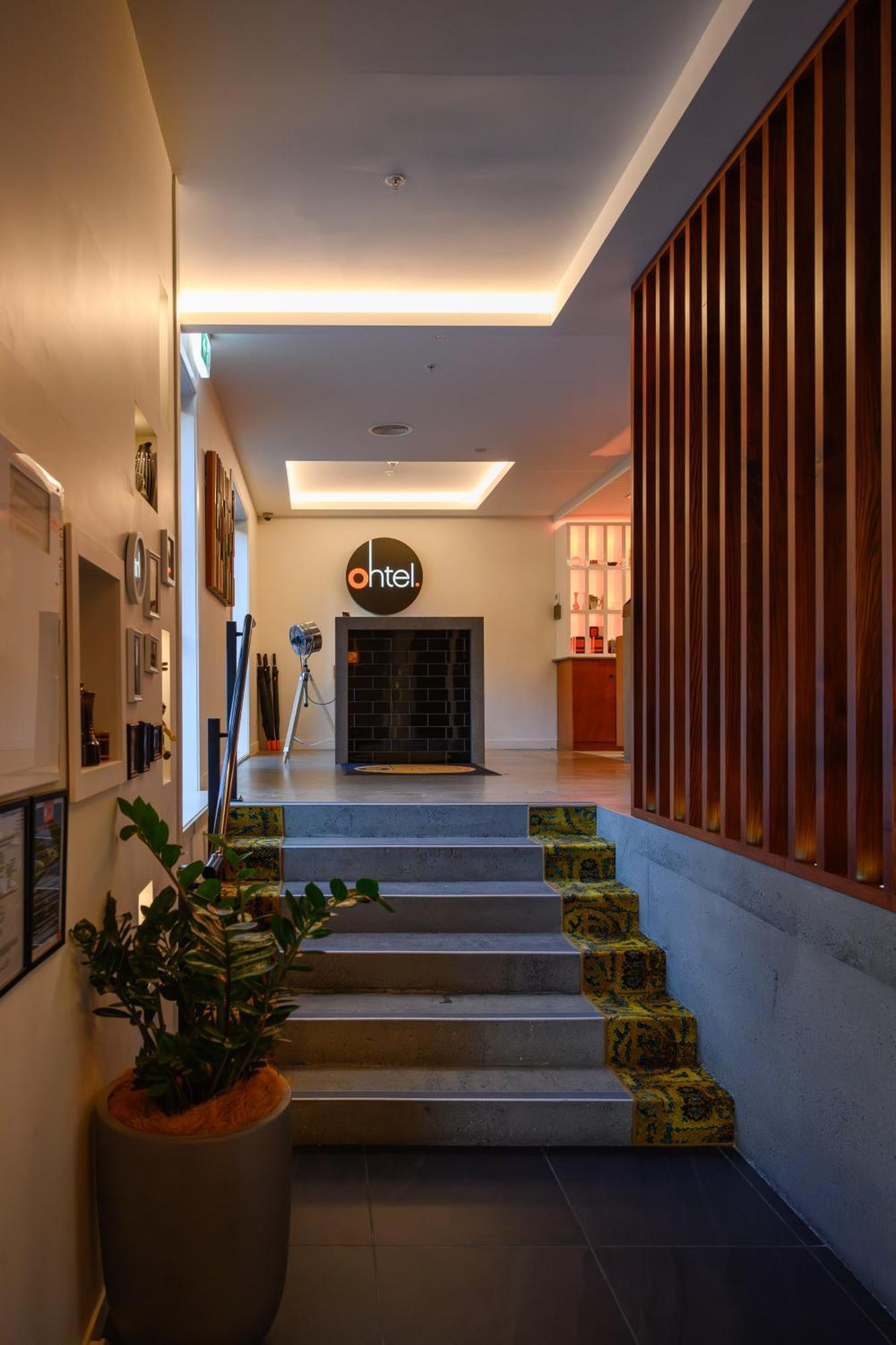Ohtel Auckland Hotel Bagian luar foto Entrance to the hotel